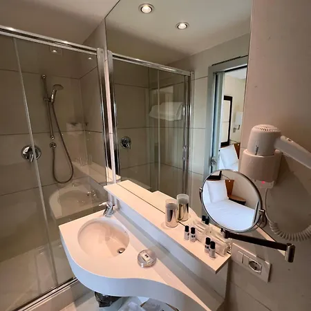 Daniel & Ristorante Cocchi 3* פארמה