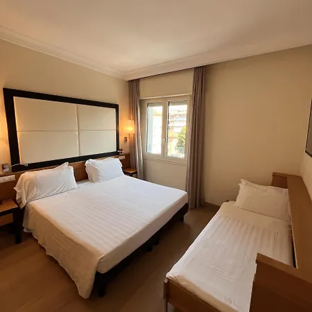 Daniel & Ristorante Cocchi מלון 3*