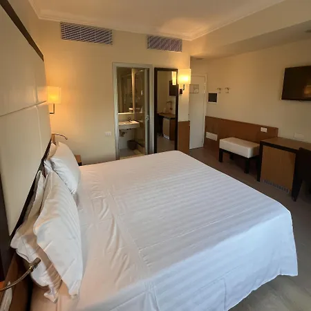 מלון Daniel & Ristorante Cocchi פארמה