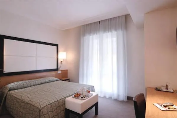 Готель Daniel & Ristorante Cocchi